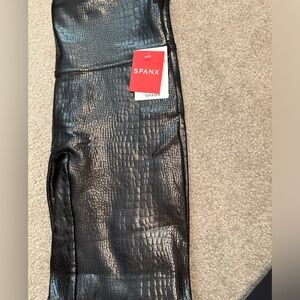 Spanx faux leather croc leggings size Med